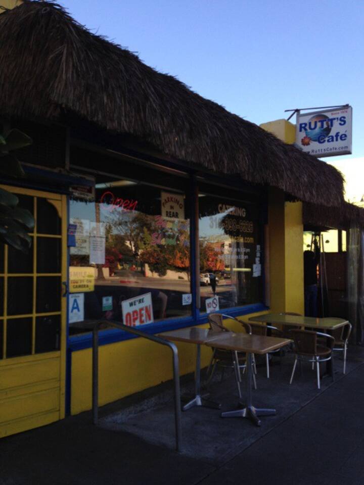 Rutt's Hawaiian Cafe